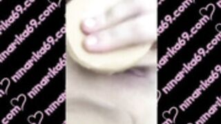 Vanessa Nina Rika Masturbándose