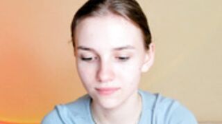 Shy Newgirl helenchristensen / Betyhens