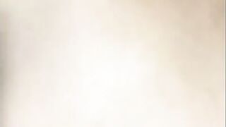 Cogiendo con amiga en el baño