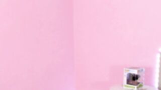 Little_Effy18 Crotchless Slut Twerk Sing