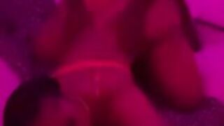 Strella Kat 2 b/g video