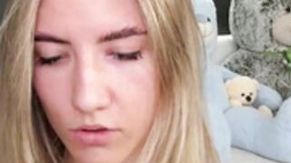 ella__sweety with Blue-green eyes of Bulgarian women