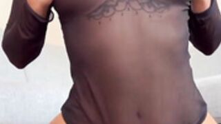 Beatrice Segreti in calze a rete