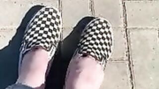 tsunderebean public foot tease