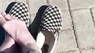 tsunderebean public foot tease