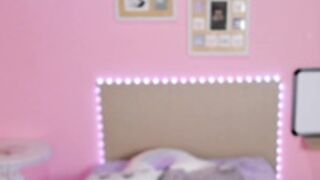 Little_Effy18 Oil Tits and Sing