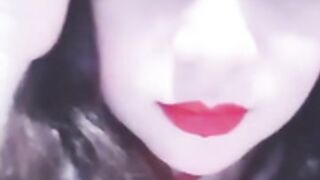 Larissa Buzzcast Pussy Flash