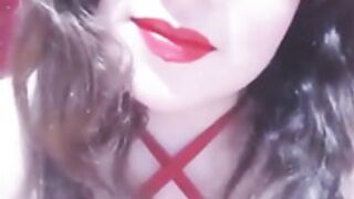 Larissa Buzzcast Pussy Flash