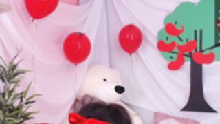 Little_Effy18 Snow White Good Girl Singing