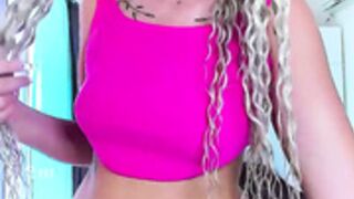 Nura's Playful Thong Eat my pussy, lick my crack