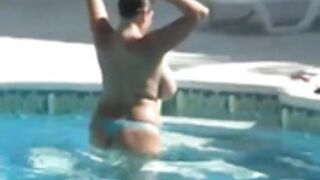 Nadine jansen swimming pool