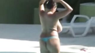 Nadine jansen swimming pool