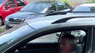 Old Romanian dude fucks in Passat Break 1