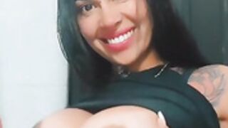 la negra loly tetas 2