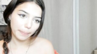 Emifert shake boobs 20220731