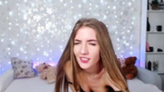 Ella__sweety Topless dancer 3rd Jan 2022 Boobs Tits