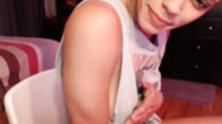 Quinnlive sideboob nipple slip