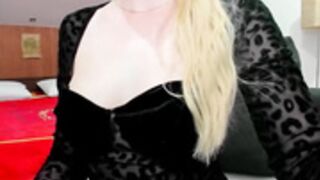 Валерия Токарская блядина любит хуй и долары