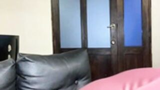 Shantal_lovee Playing with her tits