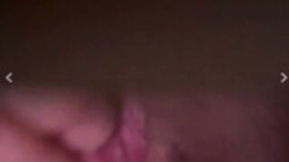 Flingster - California Girl Rubs Clit on the D