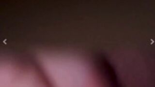 Flingster - California Girl Rubs Clit on the D