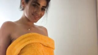 LadyFit in the shower