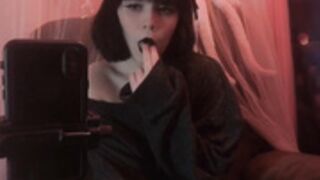 Kitten girl toying and vibing