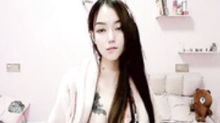 Angela Liang, Diana-Leo