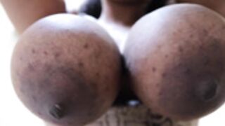 Only one Rhonda jiggels her Boobs