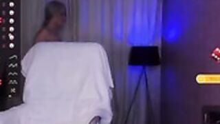 Prettiekate dancing
