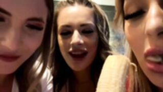 Isabella comiendo bananita