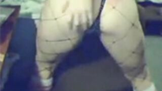 TATOOED ANGEL PLAYS WITH FLESHLIGHT