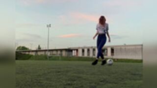 Callmeslooo - Dribbles ⚽ Dick 4 Cum on Ass 👌