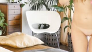 Beachbunniebabe dildo play