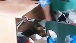 Jovenes grabados teniendo sexo en el colegio