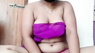 Puja cheri boob show 2