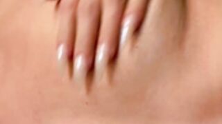 Bigluna22 - Jiggles Ass Masturbates and tastes herself