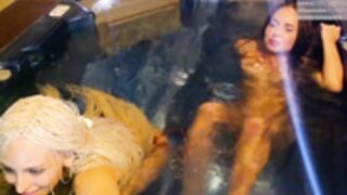 Peach_me and friend - 210206 - Jacuzzi