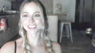 KimTylor_ 2022-09-03 21_10