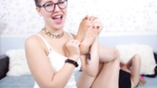 Foot Tickling 4 (f-f)