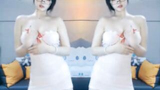 Public Stripcha video _ 公開的場合影片 7