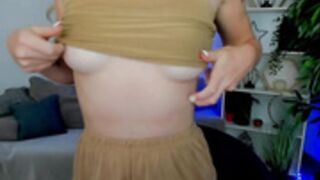 xaliceme Лера Зинченко бухает и рыгает на полу шлюха