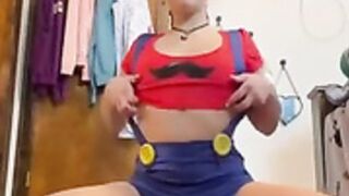 Female Mario Cosplay