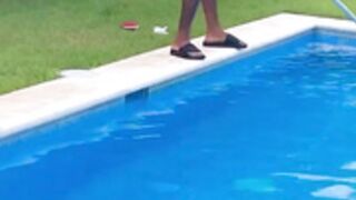 ellybella fucked in teh poOL