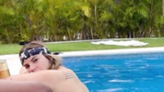 ellybella fucked in teh poOL