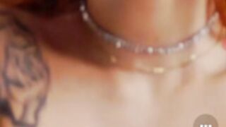 Marisadazousa LiveJasmin Model squezze boobs