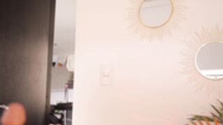 _lasuescun sucks and bounces