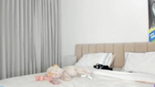 amelie_bunny_real dancing naked