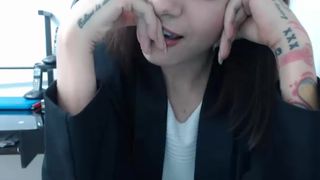 sthephaniem 2015-11-18 Sneaky public at the office