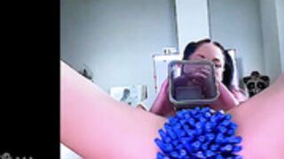 Youlalia gets 50 Pens in cunt and pops them out